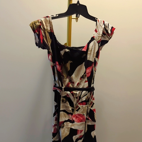 LE CHATEAU | NWT, cotton off the shoulder, Square Neckline, Floral dress, medium - Picture 2 of 8